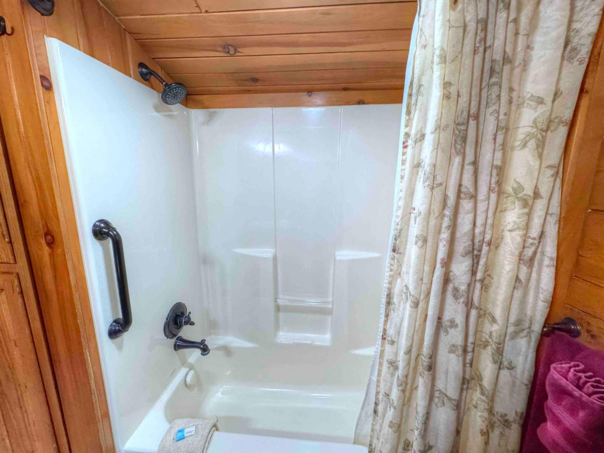 Ferngully Creek Cabins Millersburg Ngoại thất bức ảnh
